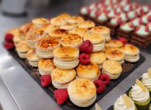 Crème Brûlée Macarons – Recipes for Club + Resort Chef