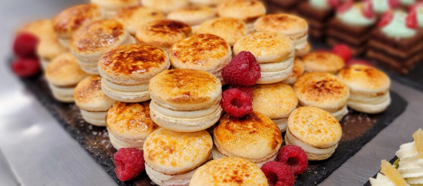 Crème Brûlée Macarons